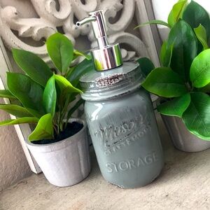 Vintage Inspired Rustic Farmhouse Mason jar soap dispenser in gray